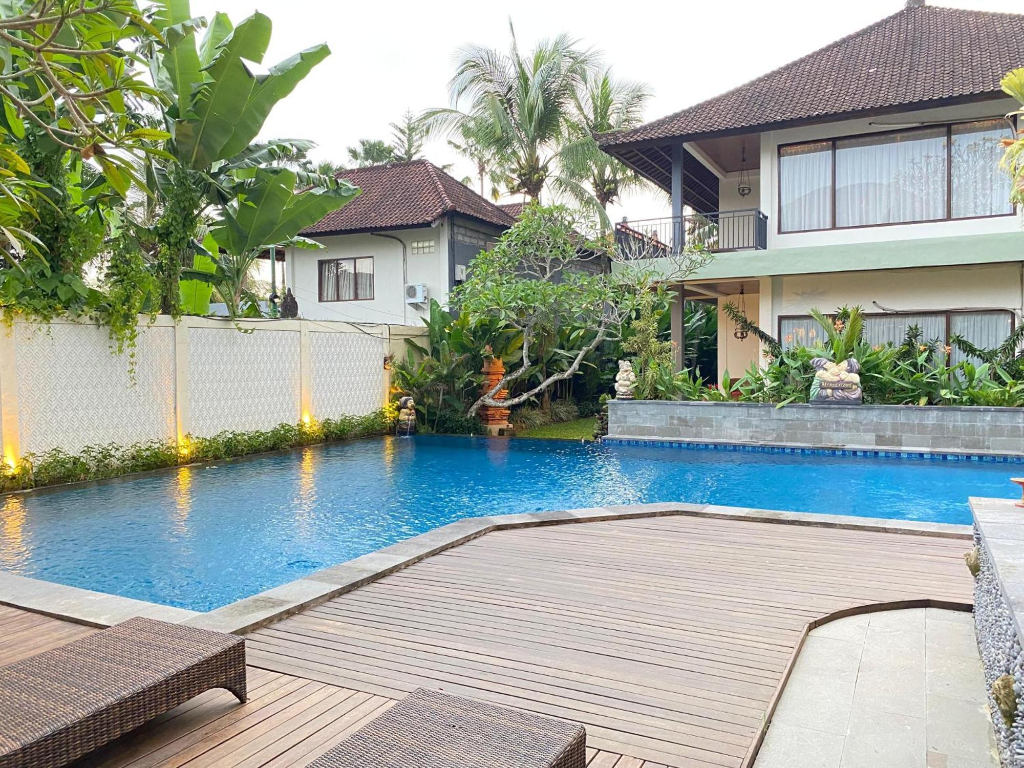 Putri Ayu Holiday park