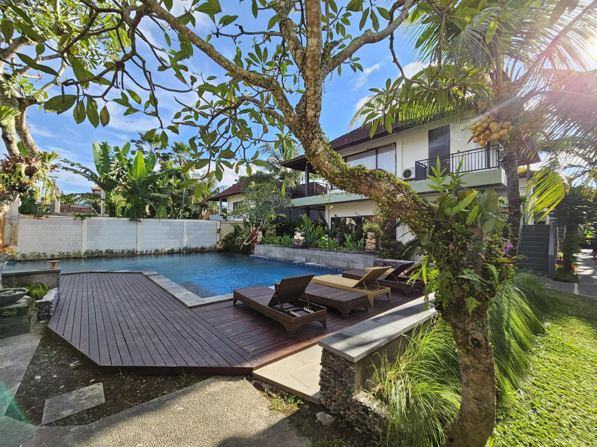 Putri Ayu Ubud (Bali)