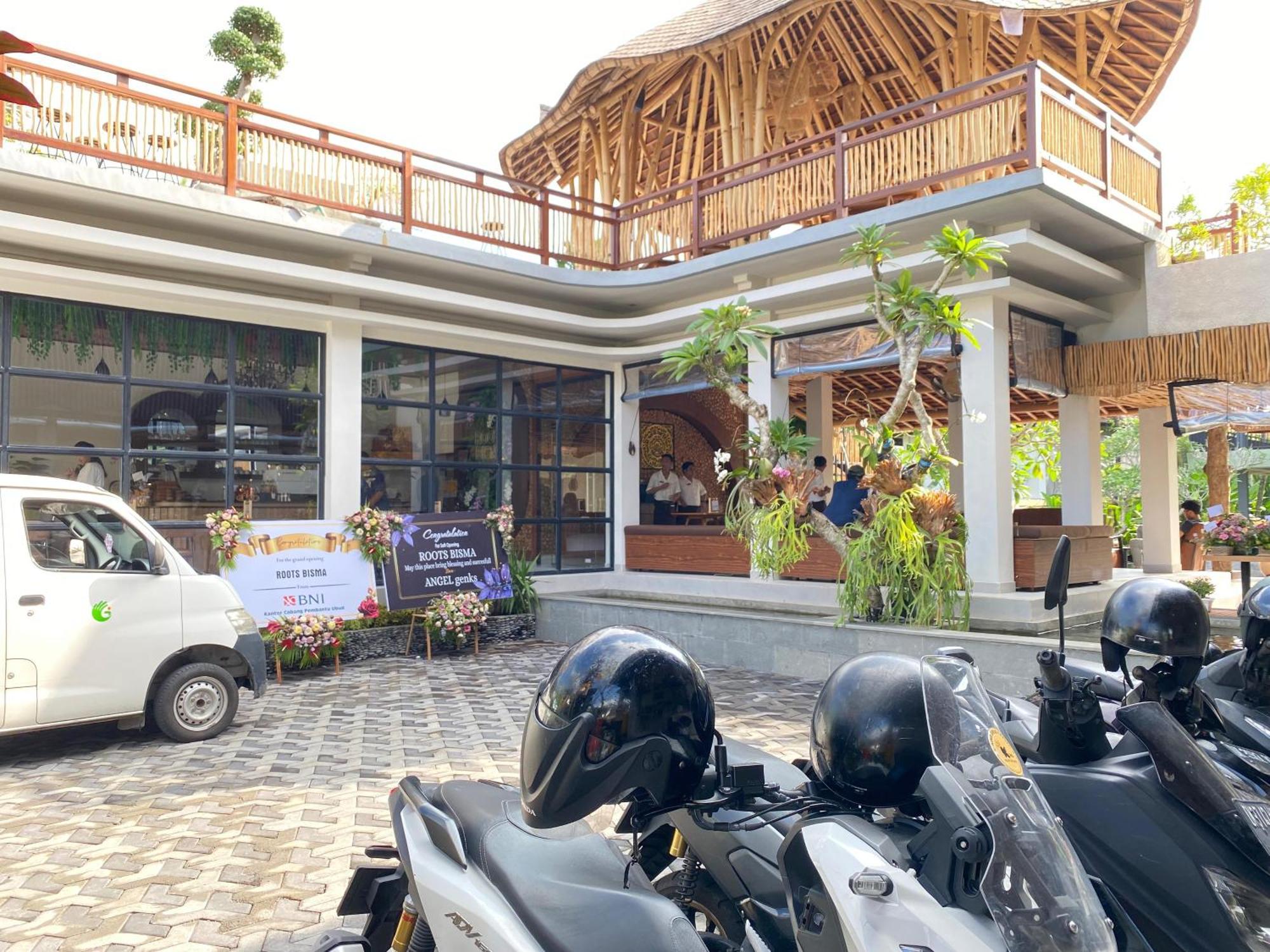 Putri Ayu Ubud (Bali)