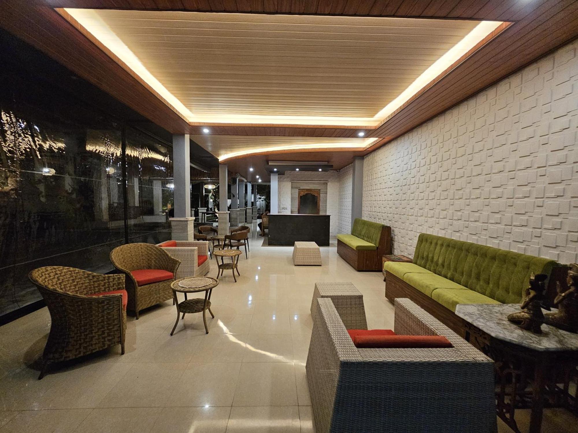 Holiday park Putri Ayu 3*
