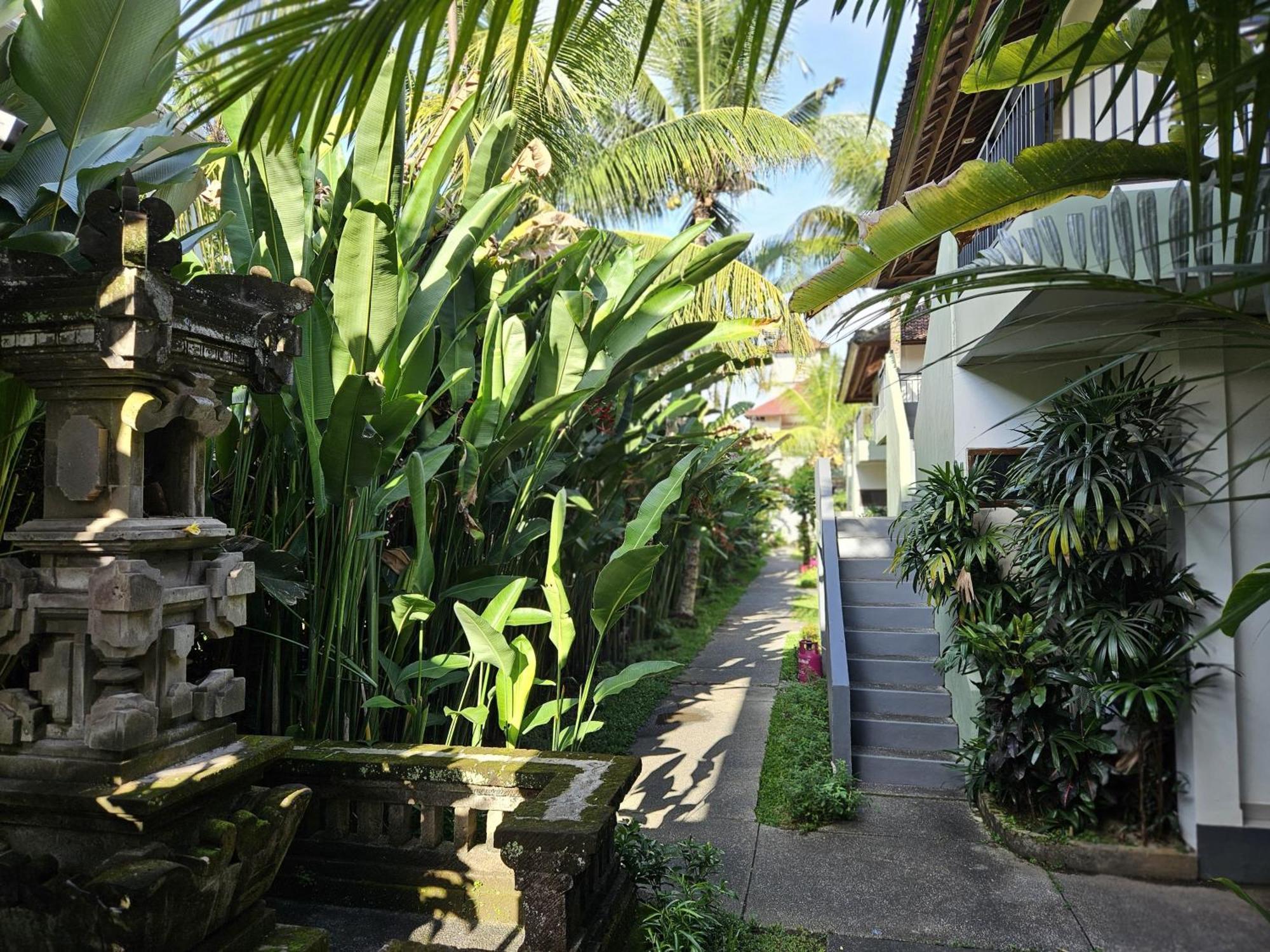 Putri Ayu Holiday park 3*